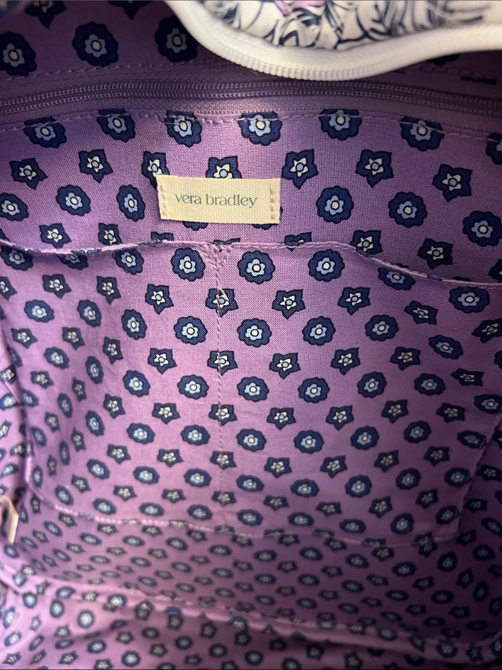 Vera Bradley Large Size Quilted White Butterfly Print Women’s Backpack - Picture 3 of 3